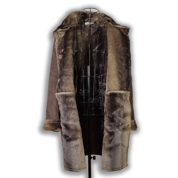 Women's Orvis Shearling Winter Coat - Picture 4 of 12